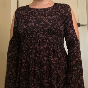 Bell-sleeve patterned top